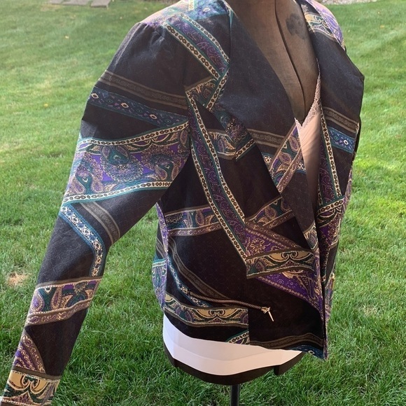 Chicos jacket size 2 fully lined zipper pockets abstract design  durable… - Picture 7 of 15